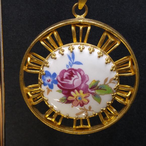 Vintage Floral Porcelain Round Pendant, Gold Tone Frame, 1960s Jewelry - Picture 2 of 10